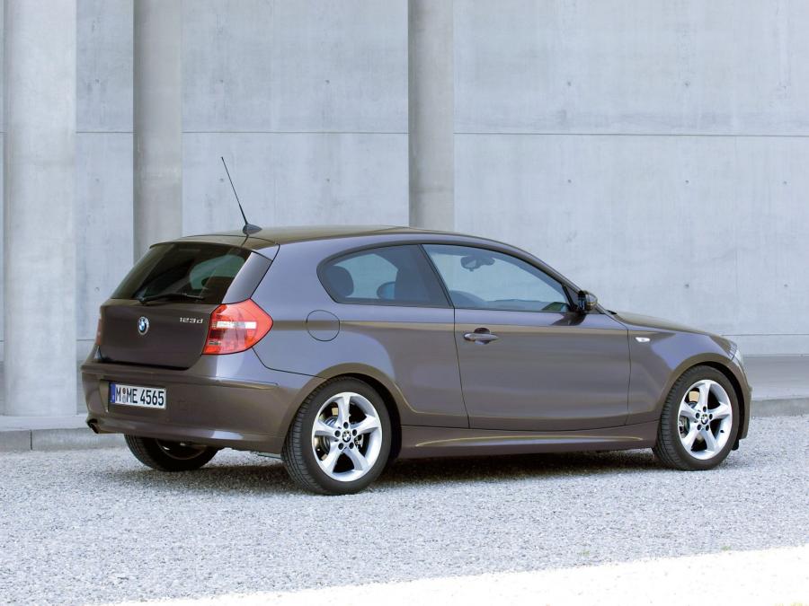  BMW 123d 3-Door 2007 года  (фото 2 из 3)